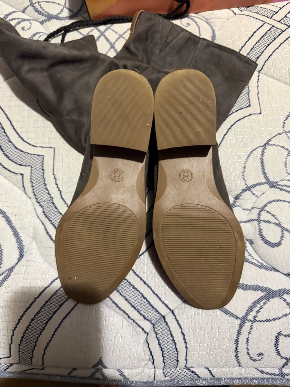 Booots - Picture 4 of 7